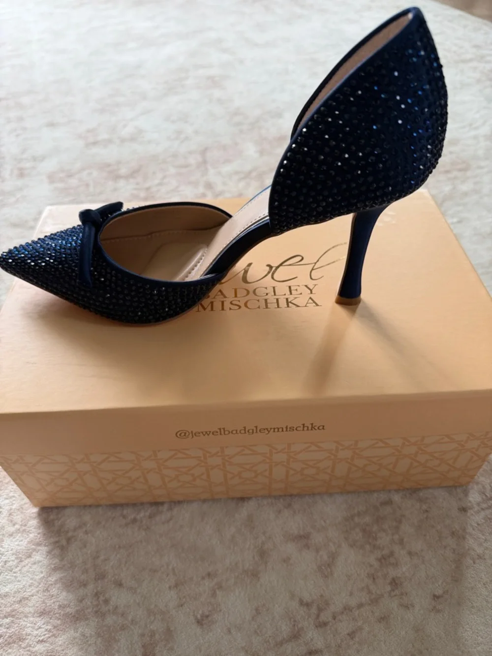 Jewel Badgley Mischka Terresa Navy Crystal D'Orsay Pointed Pump with Bow Size 7